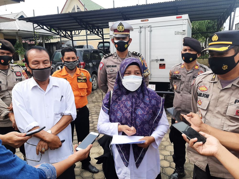 Wawancara Jubir Covid 19 Didepan Gudang Farmasi Kabupaten Batanghari