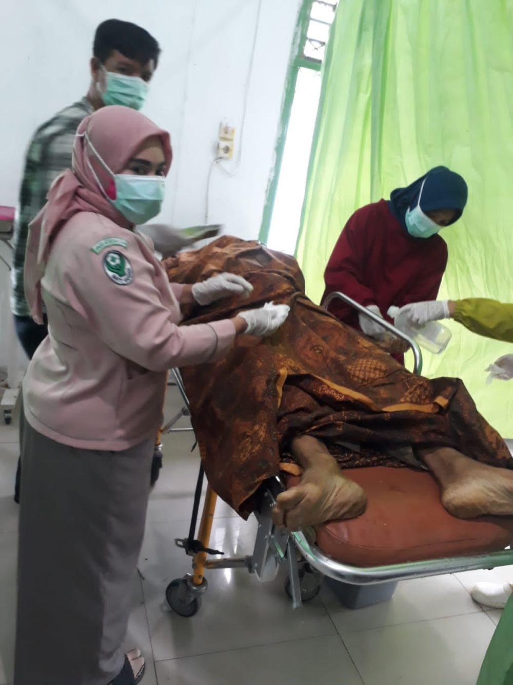 Korban saat berada di Puskesmas Jembatan Mas, Kecamatan Pemayung, Kabupaten Batanghari...