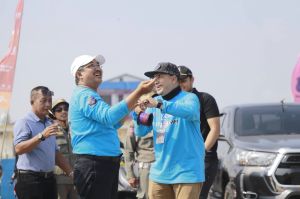 Anwar Sadat Ajak Generasi Muda Lestarikan Budaya Lewat Lomba Layangan di Waterfront City