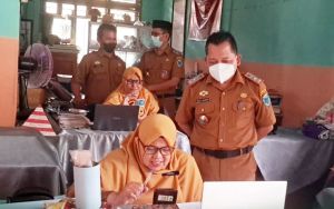 Pastikan Siswa Memperoleh Hak Pendidikan Secara Optimal, Sekda Batang Hari Pantau Pelaksanaan PJJ